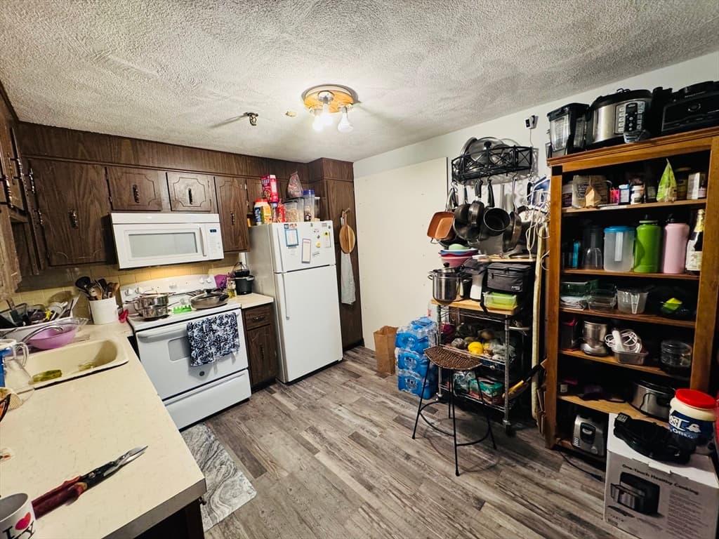 61 Spencer Rd #14i photo 5