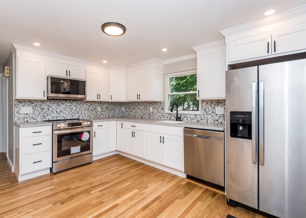 1166 Trapelo Road photo 3