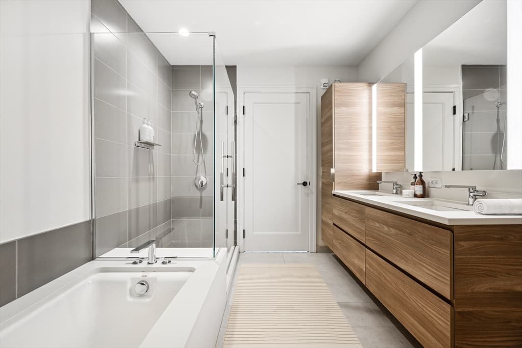 131 Seaport Blvd #PH-2B photo 5