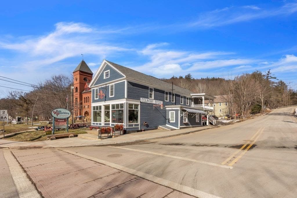 159 Main St photo 4