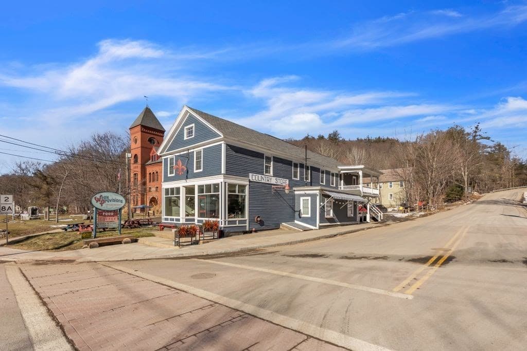 159 Main St photo 3