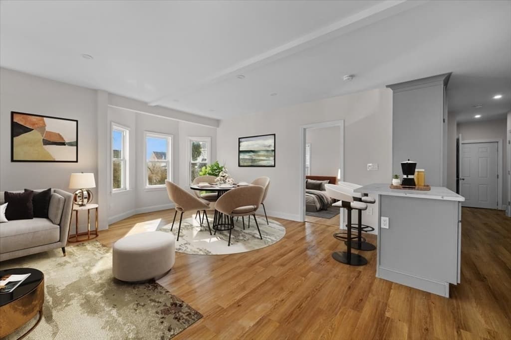 124 Glendower Rd #2 photo 2