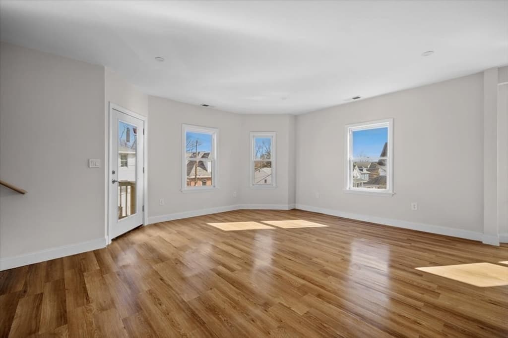 124 Glendower Rd #2 photo 5