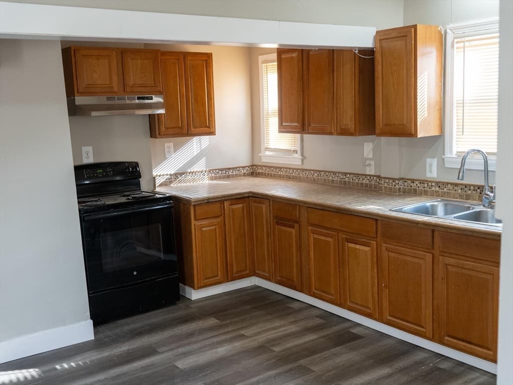14 Lafayette St. photo 2