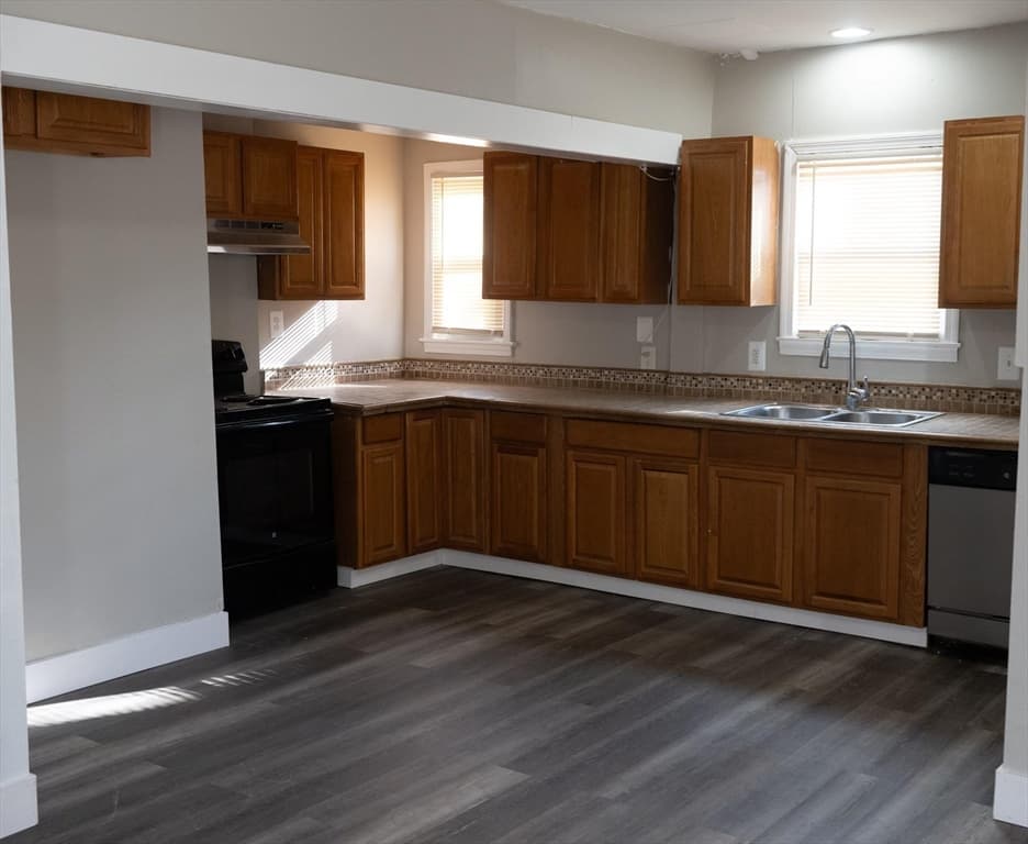 14 Lafayette St. photo 3