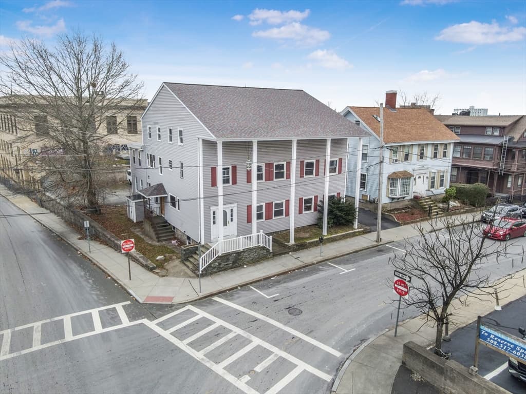 289 Bank Street