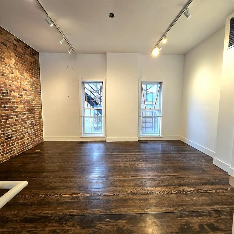 153 Main St photo 5