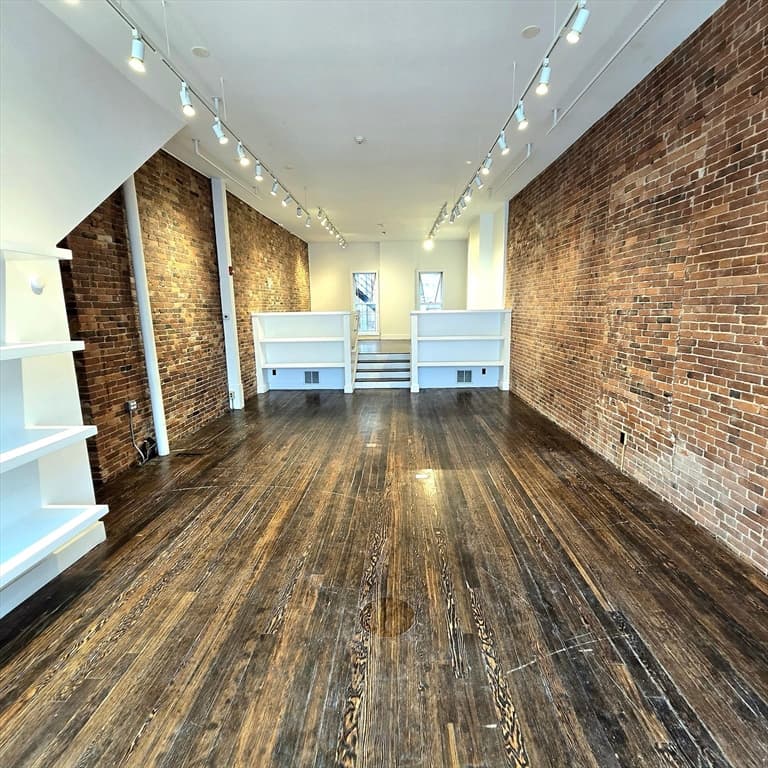 153 Main St photo 4