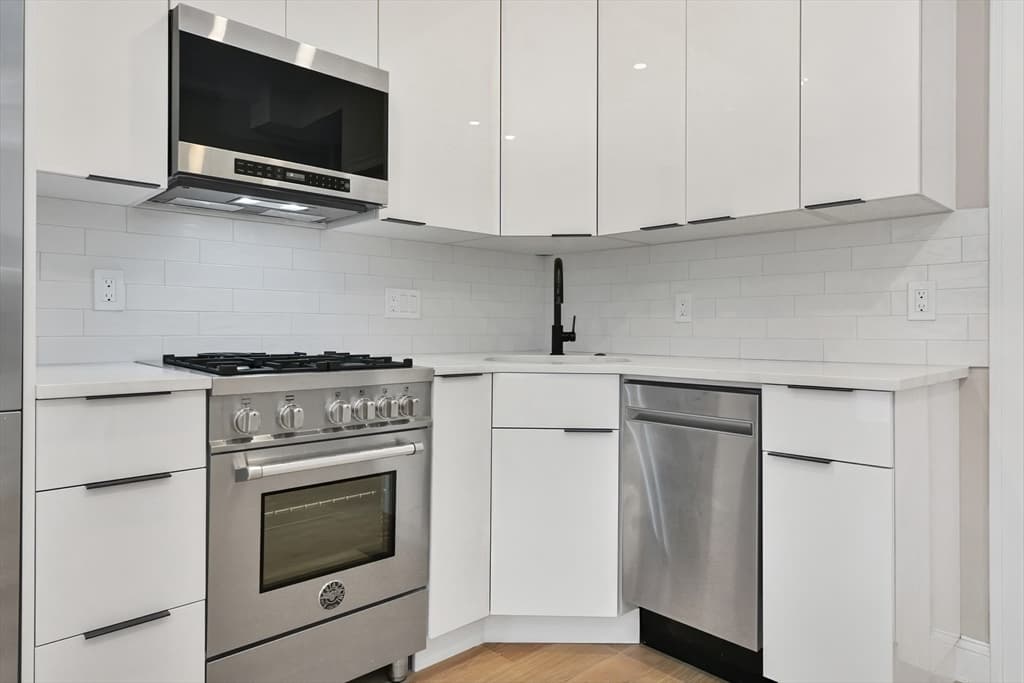 166 Salem Street #7 photo 2