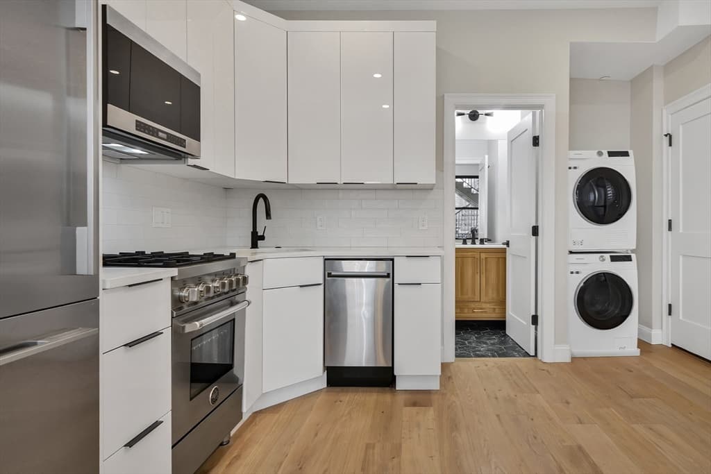 166 Salem Street #7 photo 5