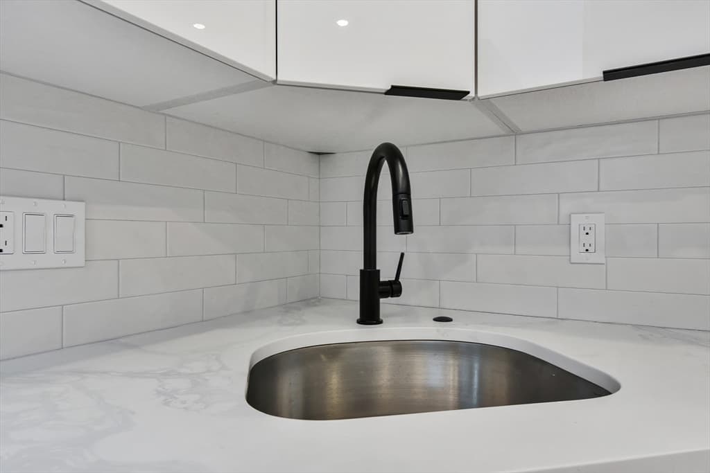 166 Salem Street #7 photo 4