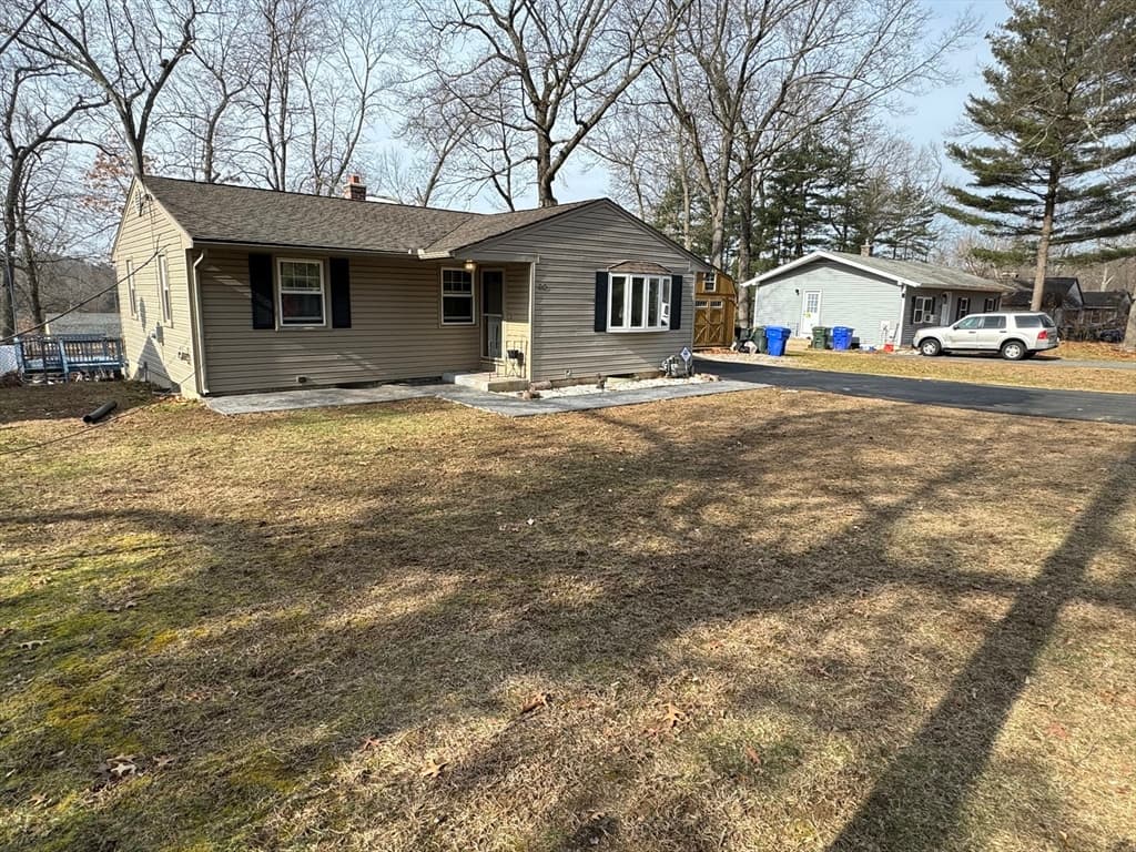 90 Hillside Dr