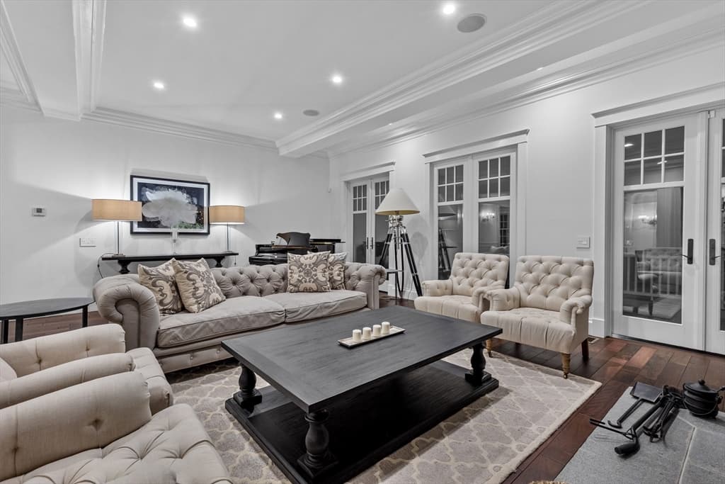75 Goddard Avenue photo 3
