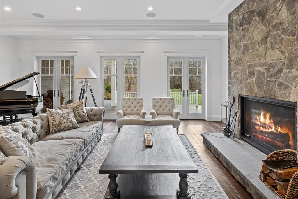 75 Goddard Avenue photo 4