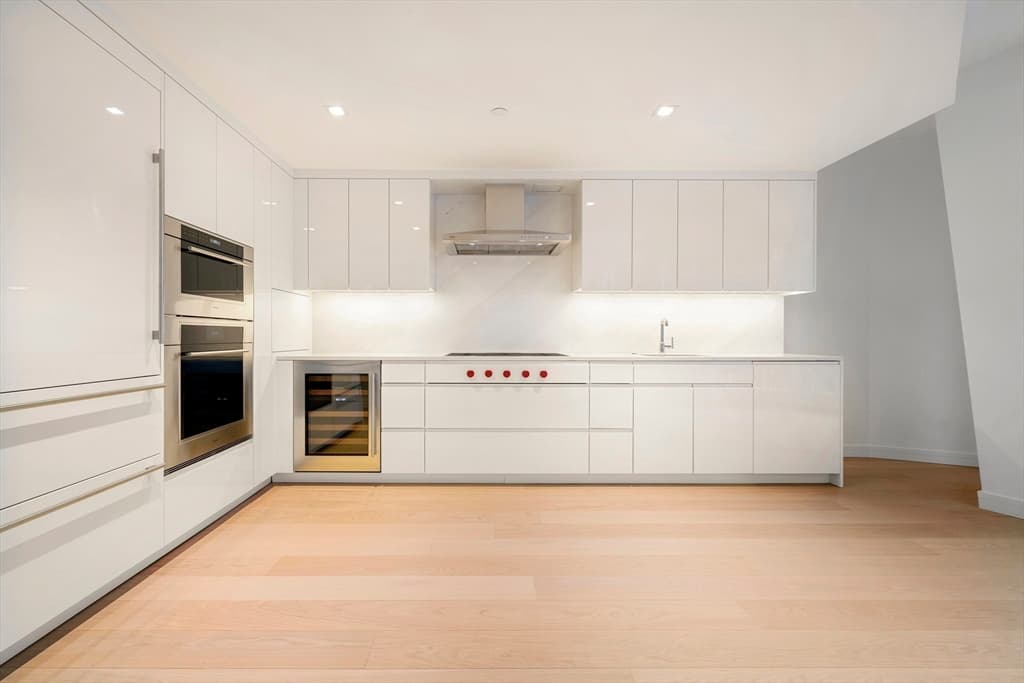 150 Seaport Blvd #5F photo 3