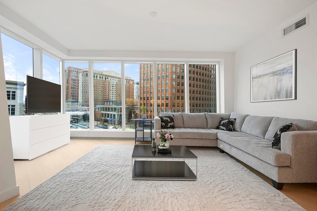 150 Seaport Blvd #5F