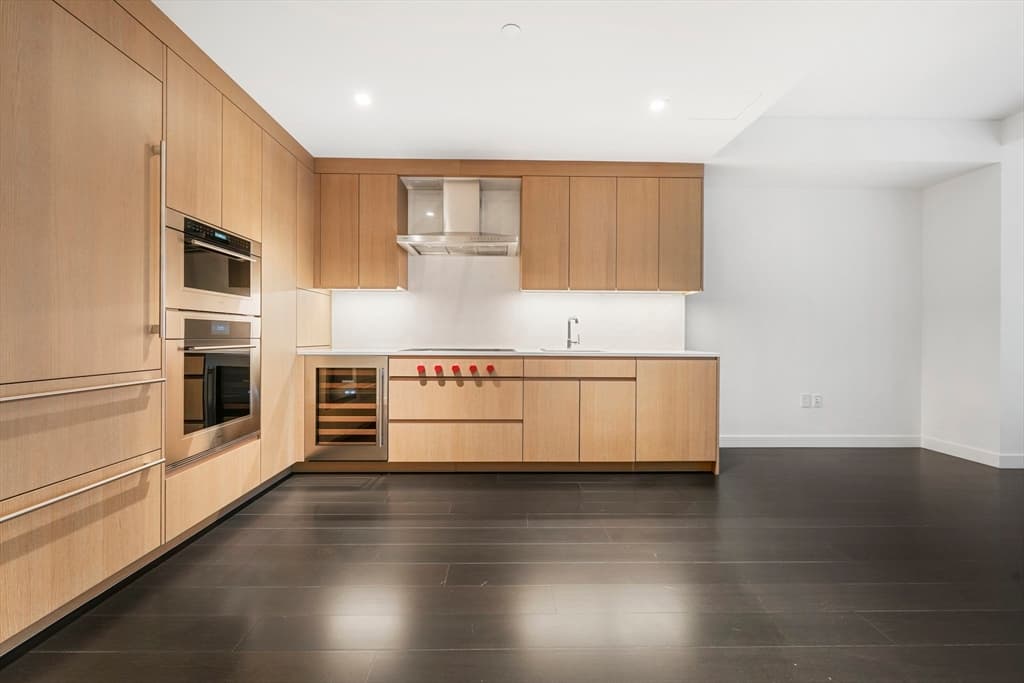 150 Seaport Blvd #5A photo 3