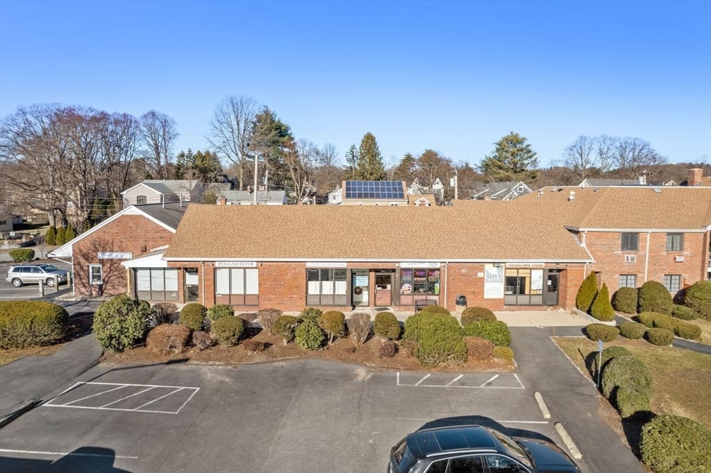 655 Saw Mill Brook Pkwy #E