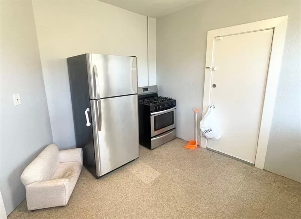5 Woodward Park St #2