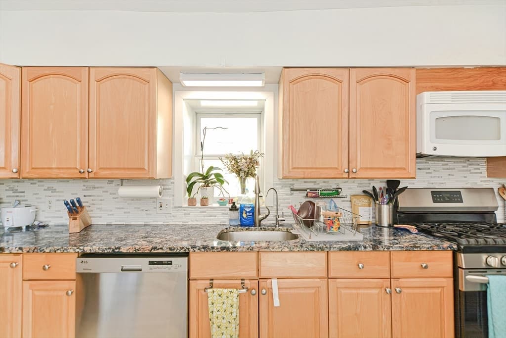 19 Boston St photo 5