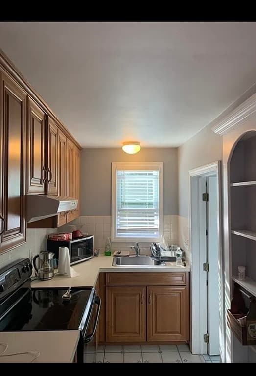 109 Fisher St photo 3