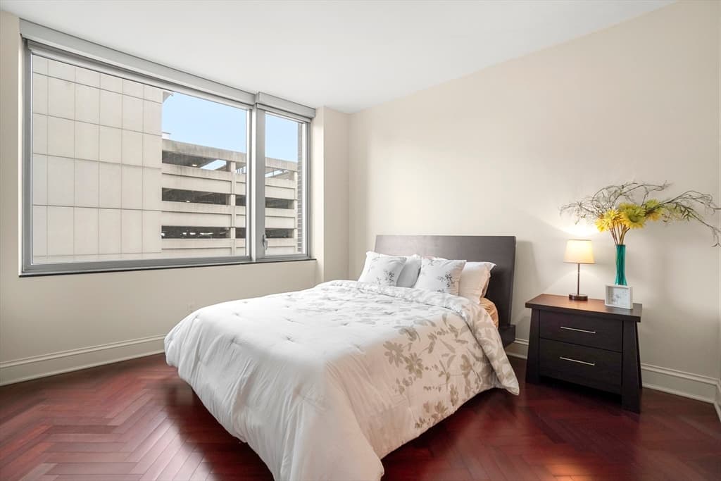 1 Charles St S #609 photo 5