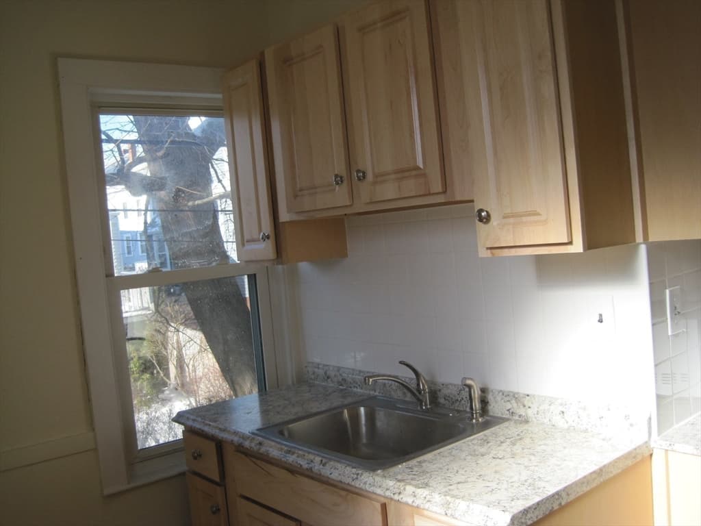 32R Cedar Street #32 photo 3