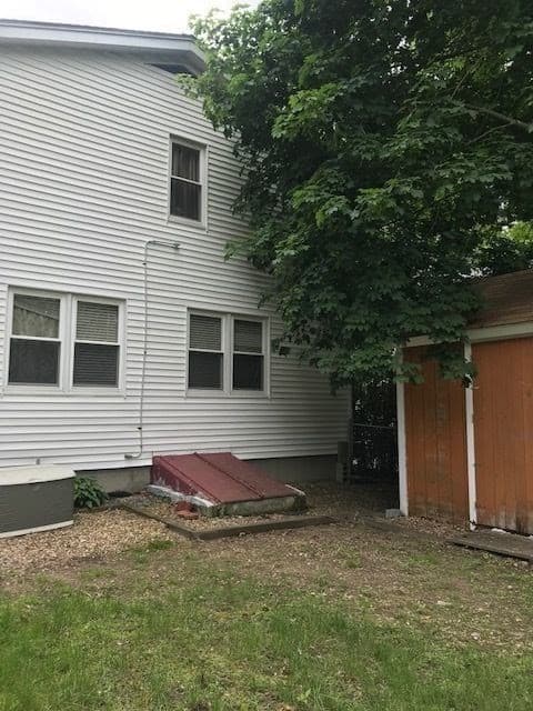 55 1st St photo 3