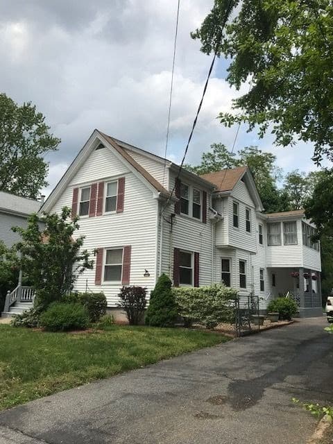 55 1st St