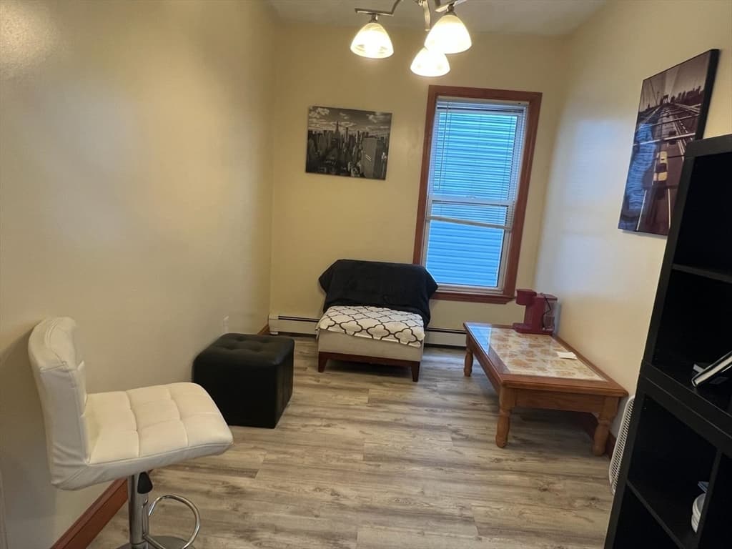 5 Harlow St #2 photo 5