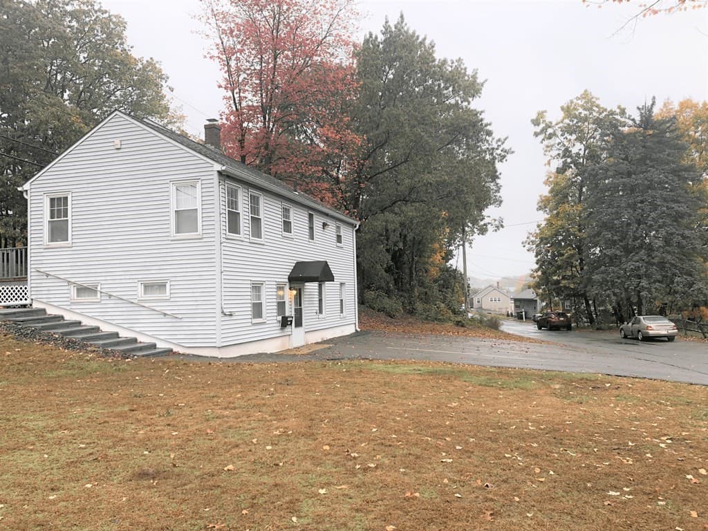 424 Central St photo 3