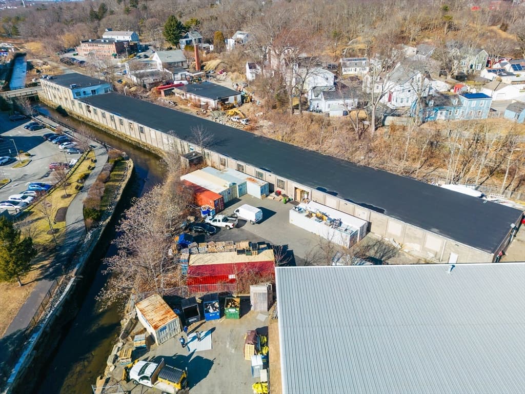 63 Grove St photo 4