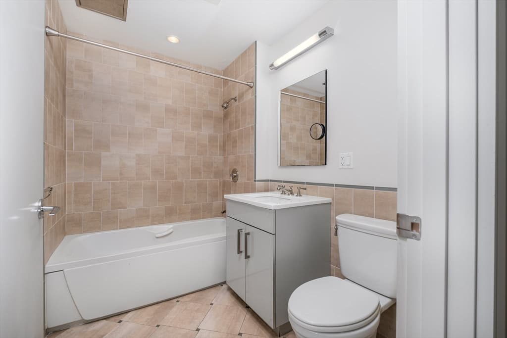 45 Province Street #1804 photo 2