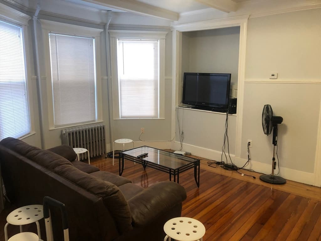 114-116 Thornton St #1 photo 5