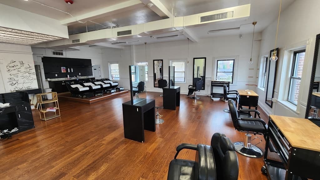18-20 Meridian St. #4