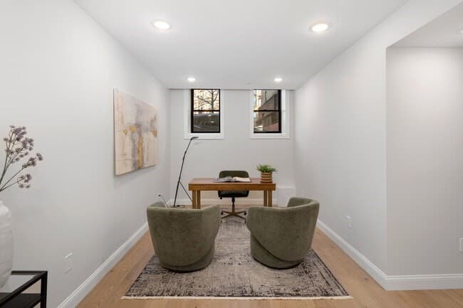 48R Woodward #1 photo 3