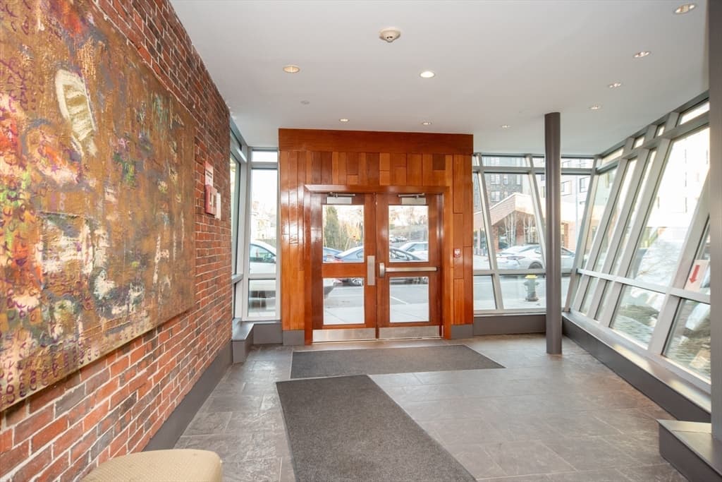99 Chestnut Hill Ave #101 photo 3