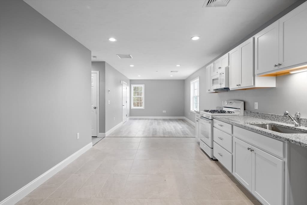 340 Scenic Hwy #204