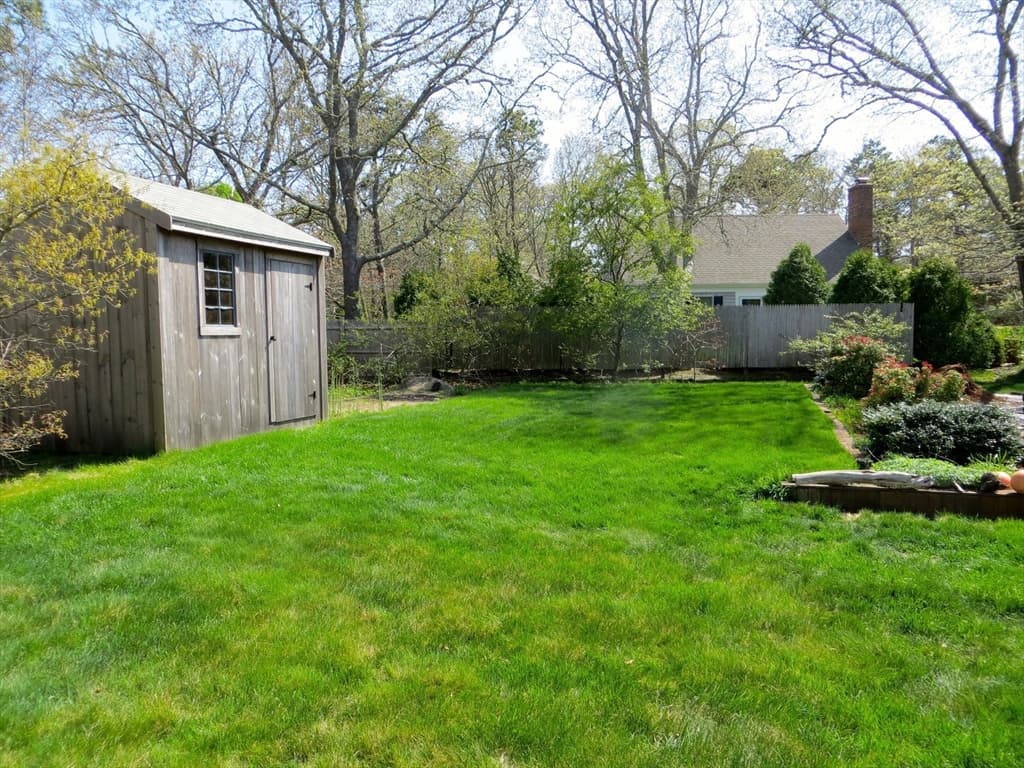 80 Milbrode Ave photo 3