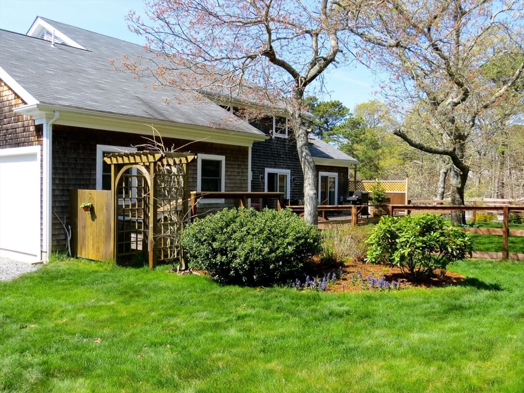80 Milbrode Ave