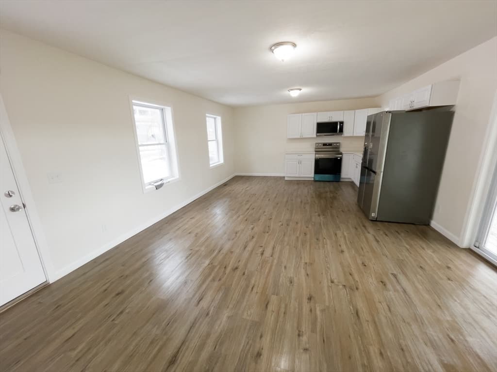 91 Cottage St #A photo 3