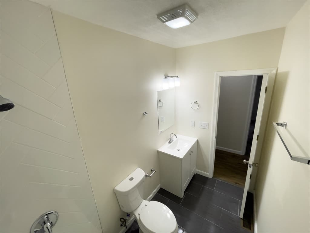 91 Cottage St #A photo 5