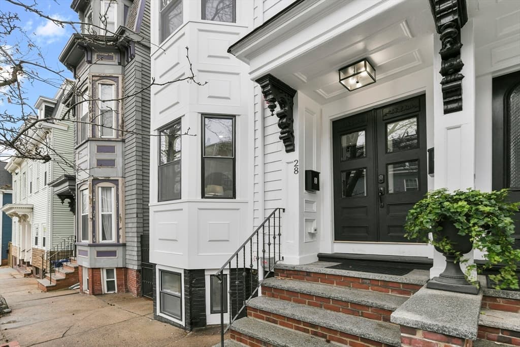 28 Telegraph St #1