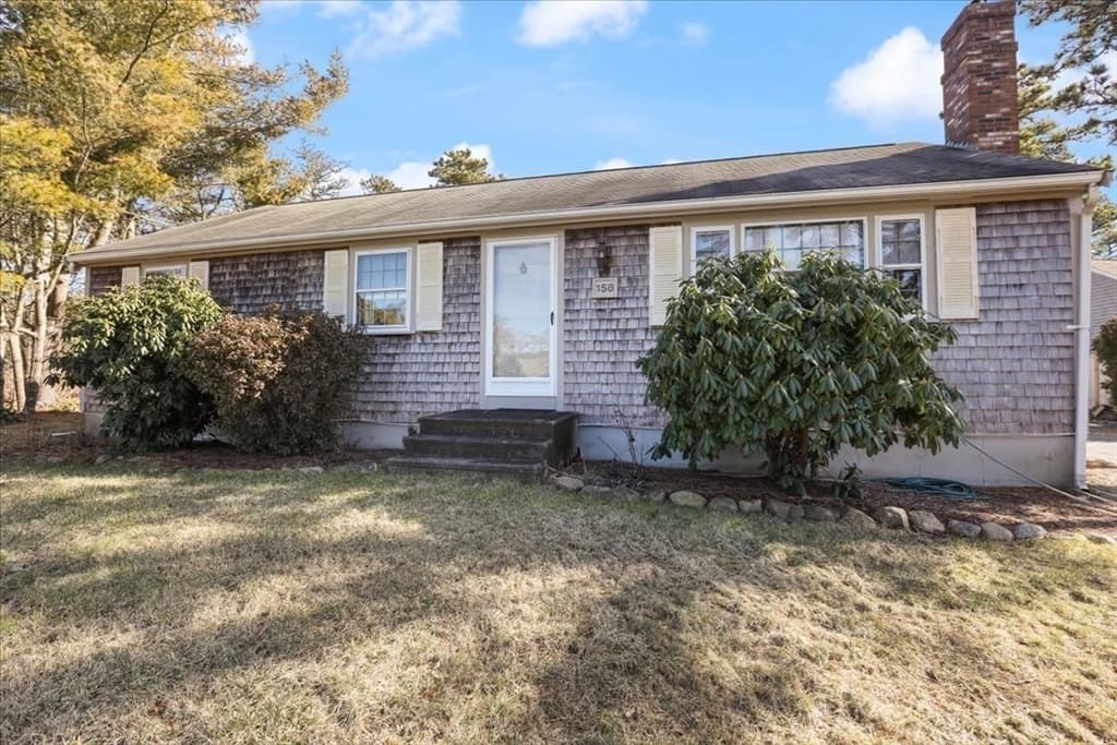 158 Holly Dr photo 4