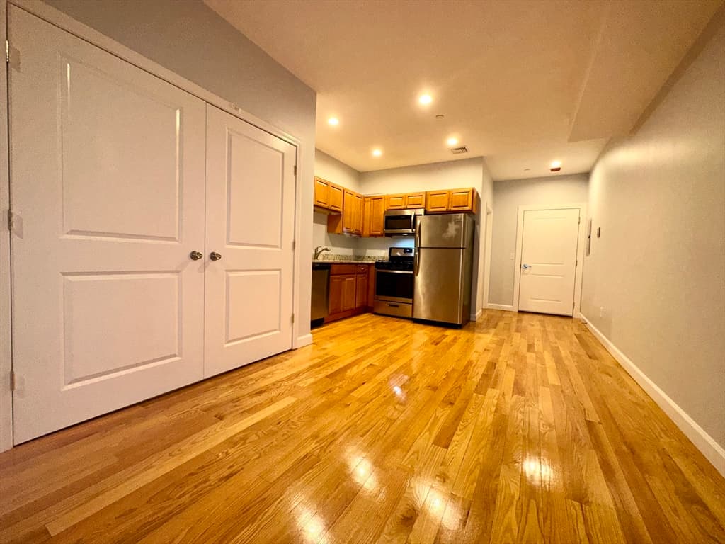 140 Union Street #410 photo 3