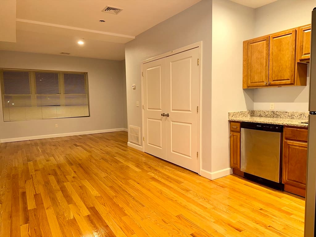 140 Union Street #410 photo 5
