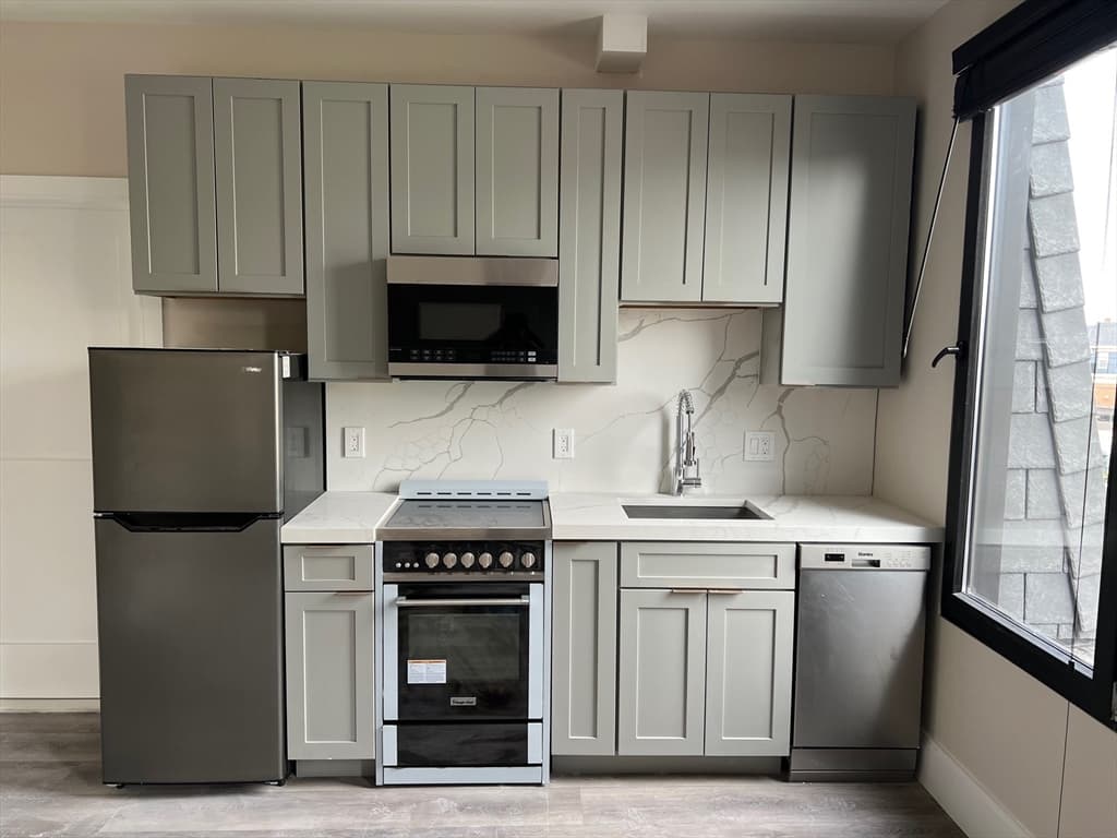 366 Broadway #202