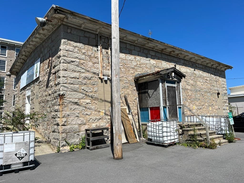 65 Alden St photo 2