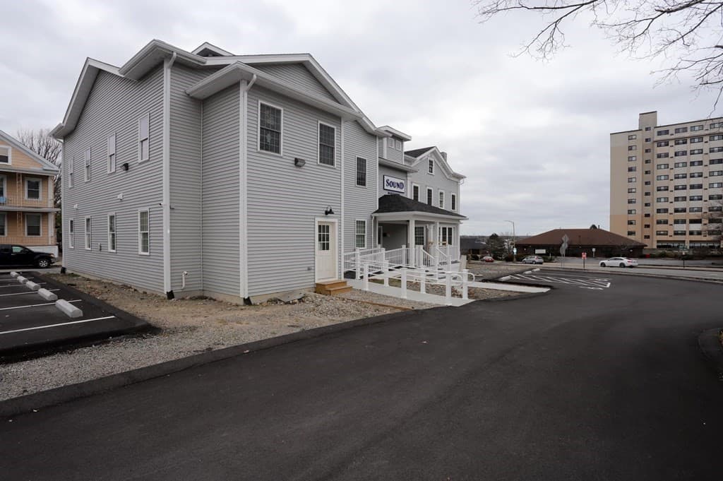 899 Pleasant St #East photo 3