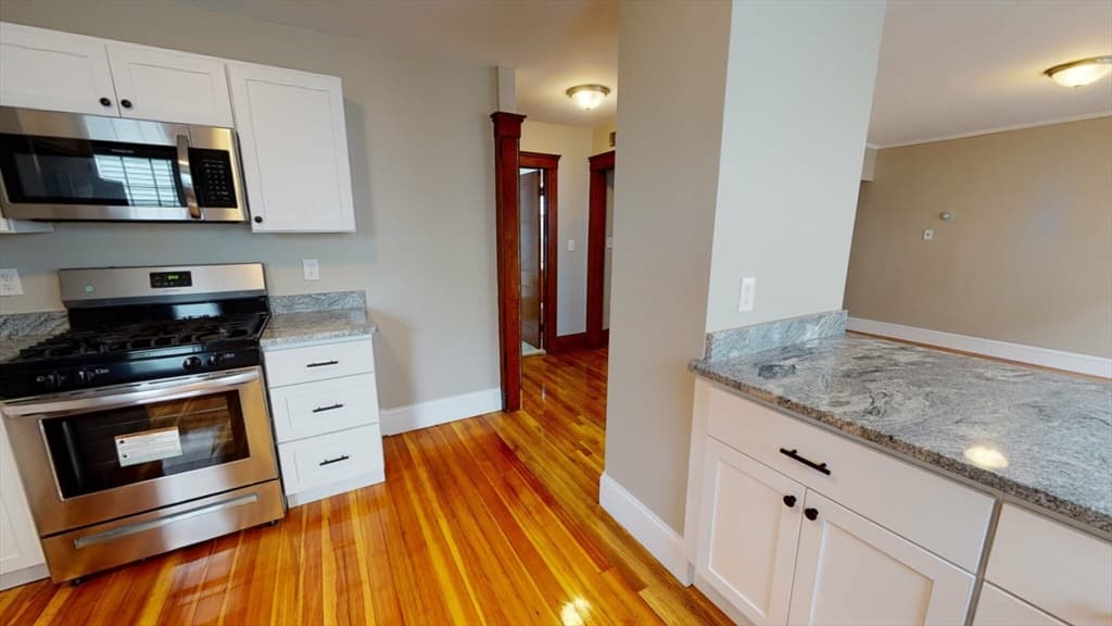 65-67 Sterling St #67 photo 3
